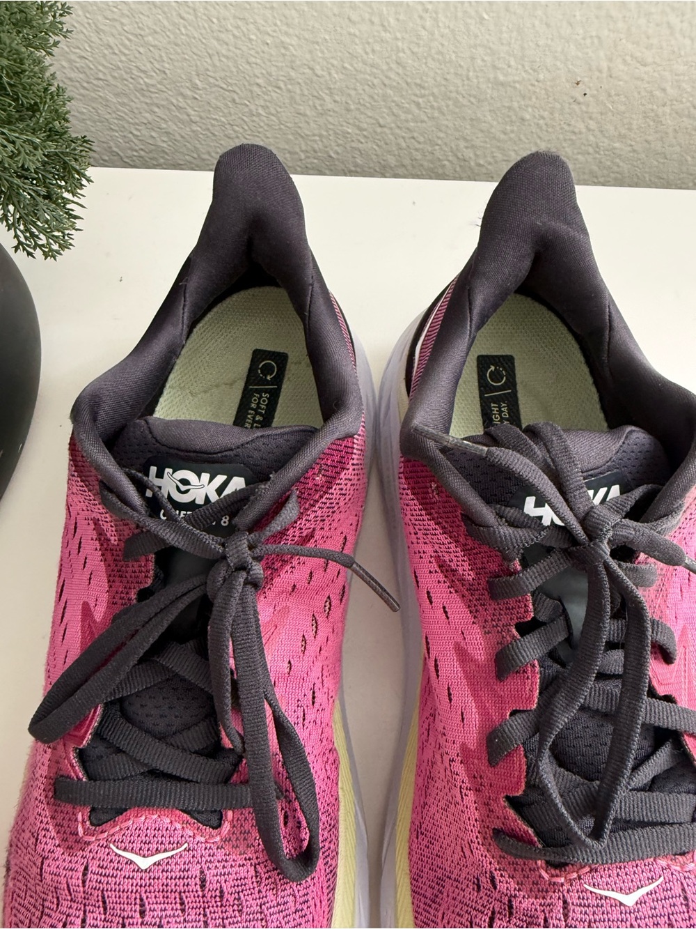 Hoka Clifton 8 Women size 10 Running Shoes in Magenta and Black - Picture 4 of 11